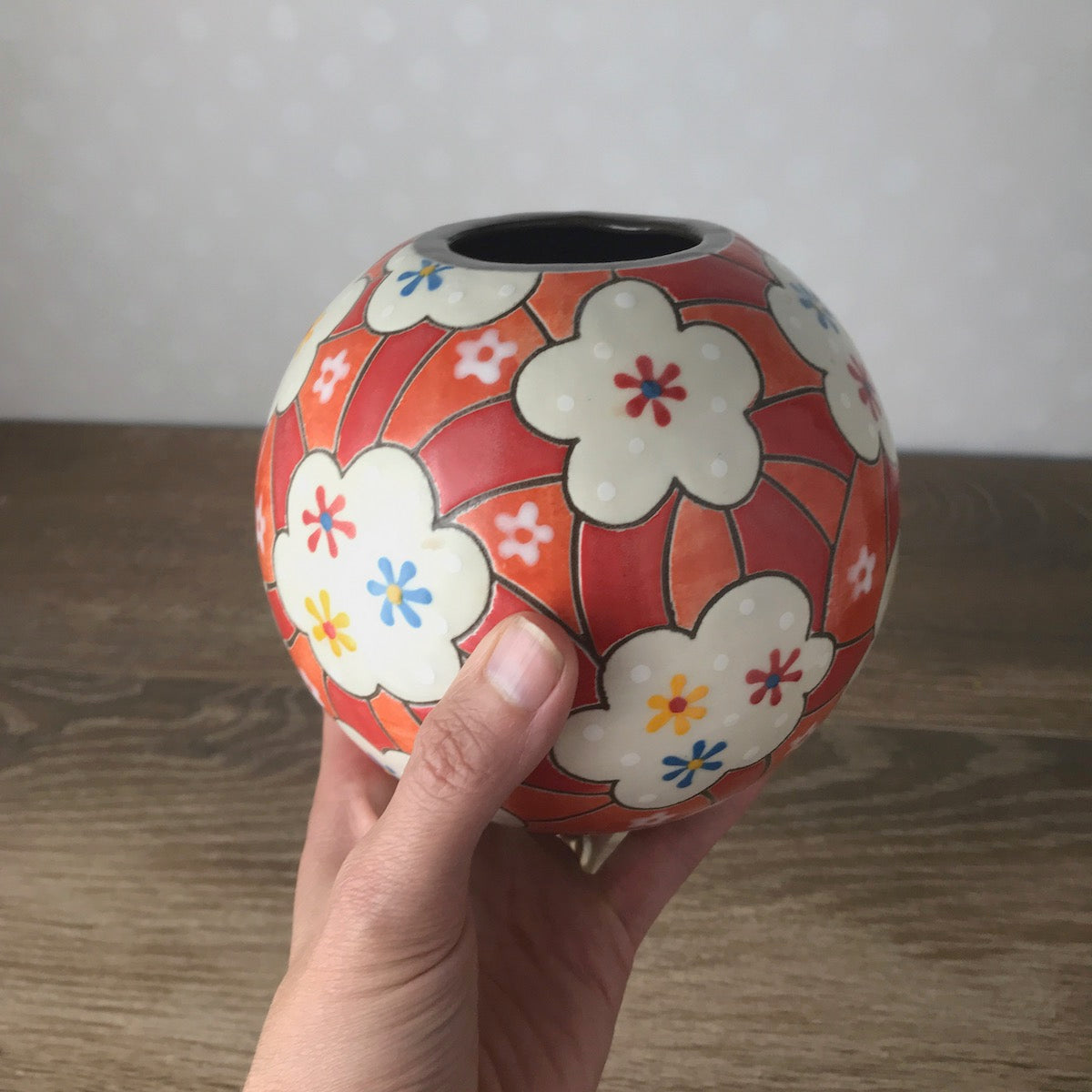 Round Flower Bomb Vase