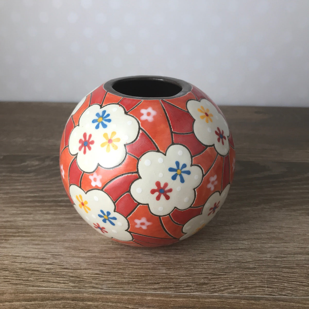 Round Flower Bomb Vase