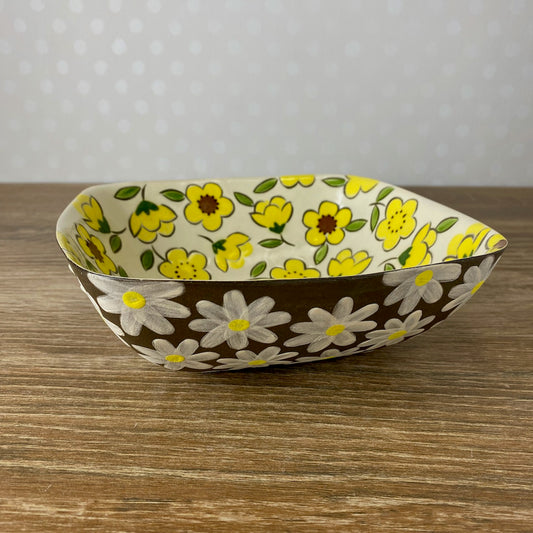Sunny Square Pottery Bowl with Daisies