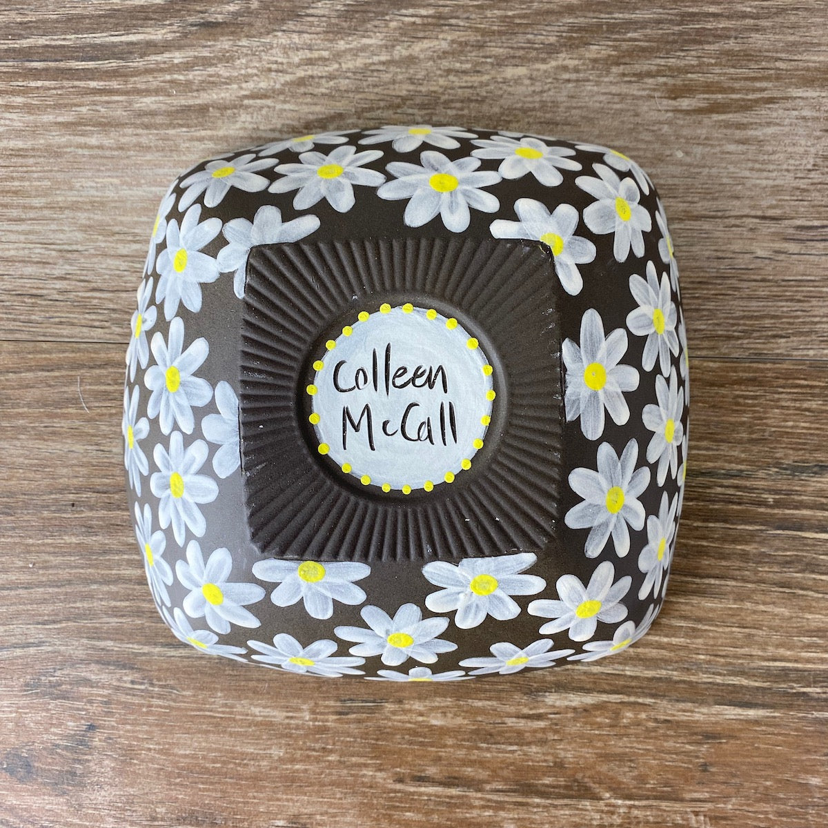 Sunny Square Pottery Bowl with Daisies