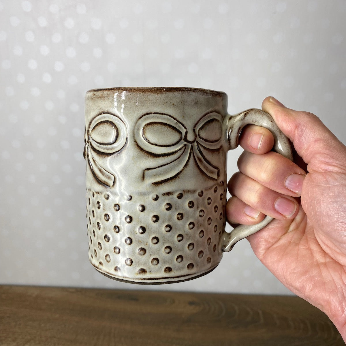 Textured Stoneware Coffee Mug with Ribbons