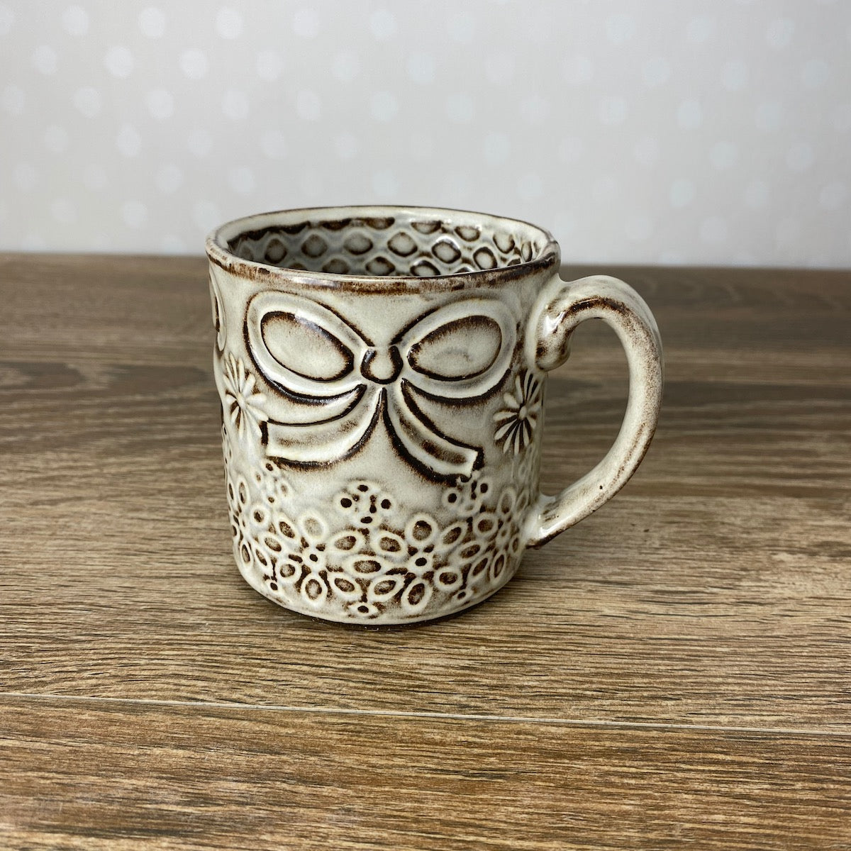 Textured Stoneware Coffee Mug with Ribbons